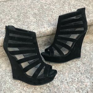 Black wedge heels